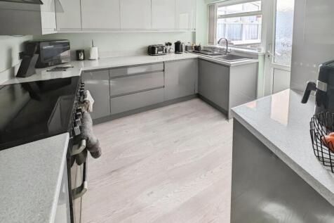 e39642b9-kitchen.jpg