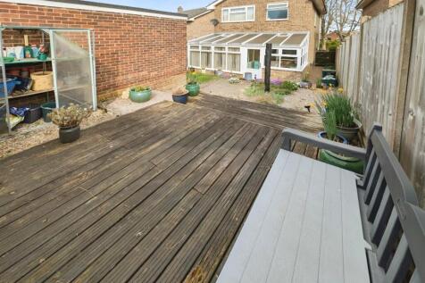 bc7cf951-decking 20rear.jpg