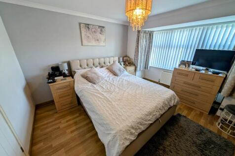 55 Hudson Close bed 1.jpg