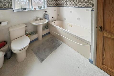 8fe27ac0-bath 201.jpg