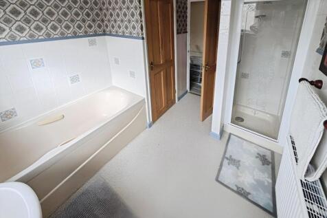 3ab95c6e-shower.jpg
