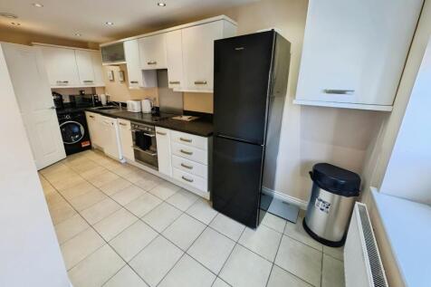 c8dde773-KITCHEN.jpg