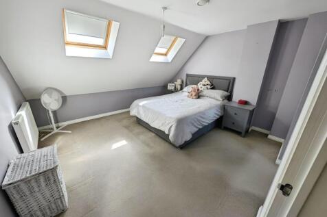 17b05918-BED 201.jpg