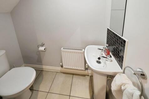 0186a0c7-CLOAKROOM.jpg
