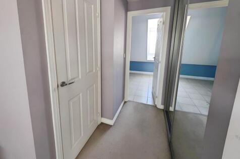 17ca7d98-WARDROBES.jpg