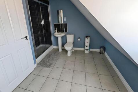 612c7456-ENSUITE.jpg