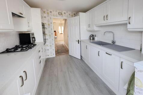 e3dd5d98-kitchen.jpg