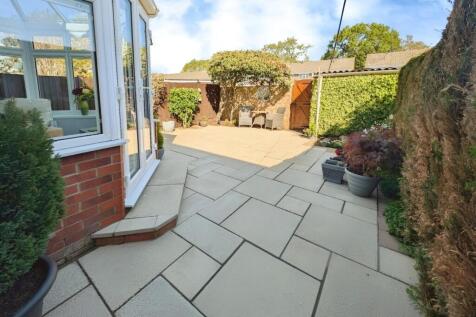 5fec42da-patio.jpg