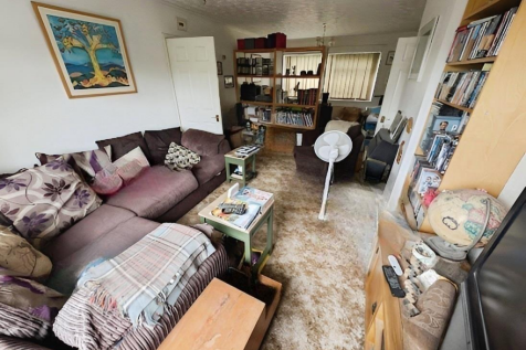 LOUNGE.png