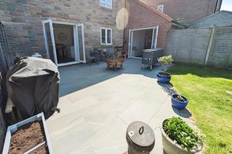 46a68175-patio.jpg