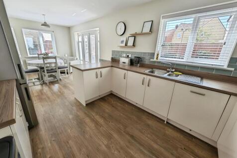 98ee0dbd-kitchen 20diner 20main.jpg