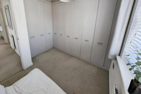 16e61966-bed 204a.jpg