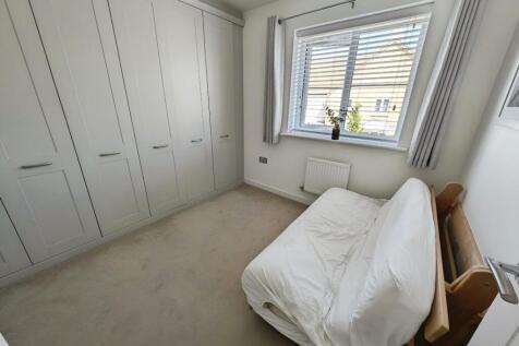 58dd4259-bed 204.jpg