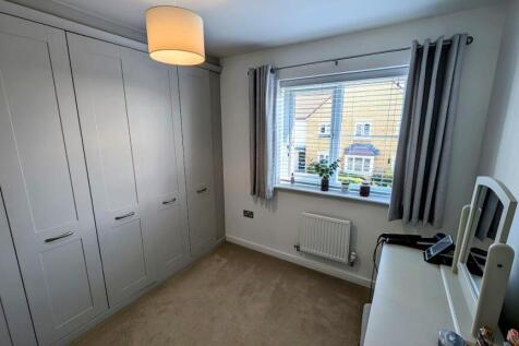 10 Pennington Road dressing room.jpg