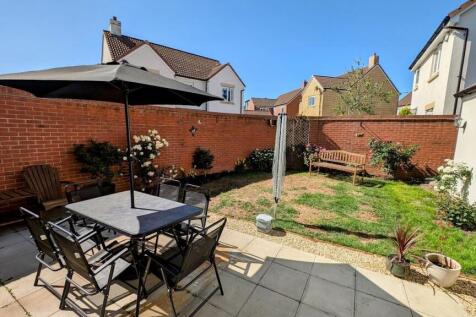 10 Pennington Road rear garden 2.jpg
