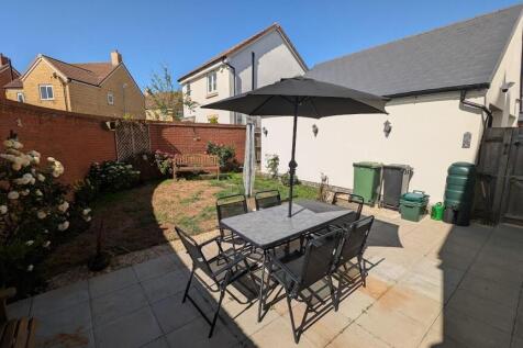 10 Pennington Road rear garden 3.jpg