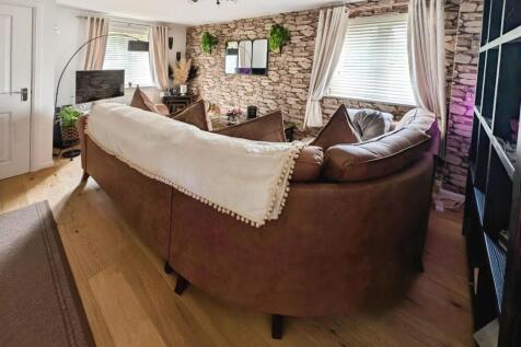 104933ca-lounge.jpg