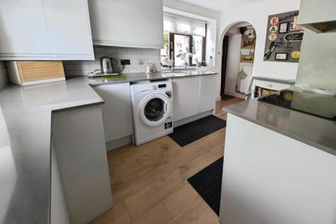 3b87cc97-kitchen.jpg