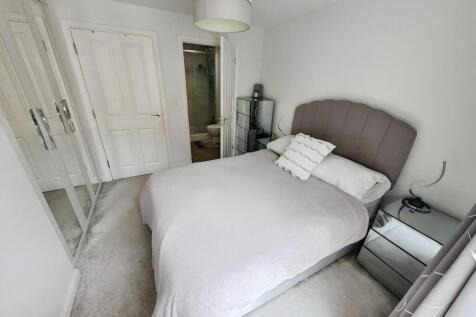 446016c9-bed 201.jpg