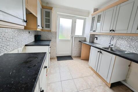 e33af122-kitchen.jpg