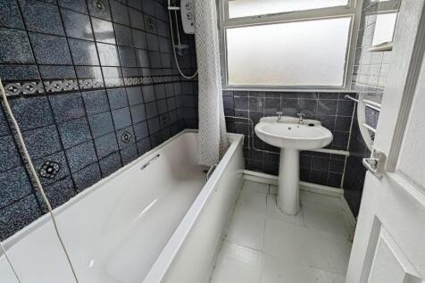 2b77c503-bath.jpg