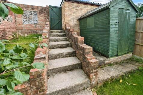 b7eb03bd-shed.jpg
