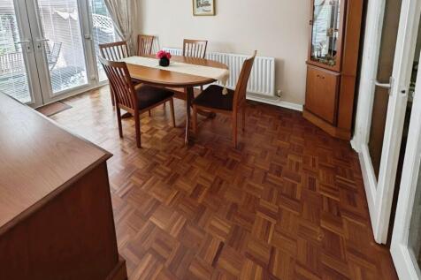 48041d75-dining.jpg