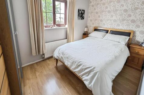 a908686d-bed 201.jpg