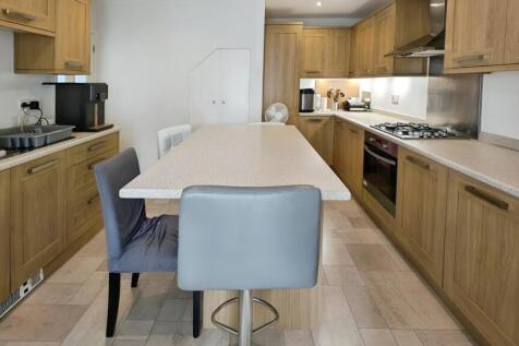 d844ade4-kitchen.jpg