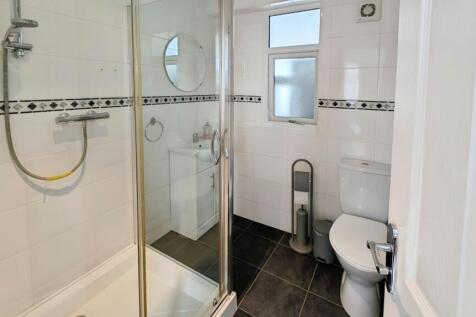 0cd06d43-shower 20room.jpg