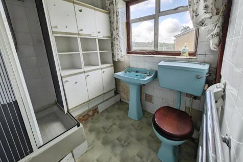afb6c08c-shower 20room.jpg