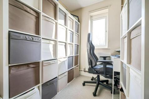 be6e1071-bed 203.jpg