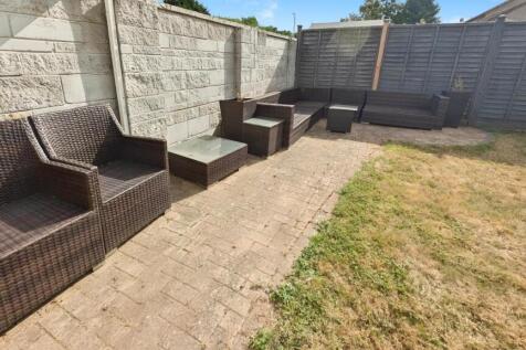 822f8426-patio.jpg