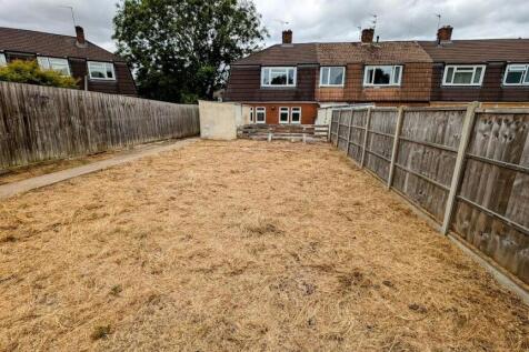 16 Orchard Close rear garden 5.jpg