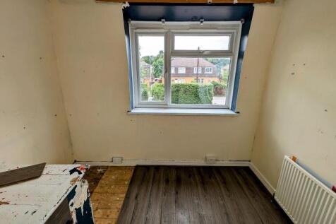 16 Orchard Close Bedrooom 3.jpg
