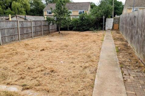 16 Orchard Close Rear Garden 2.jpg