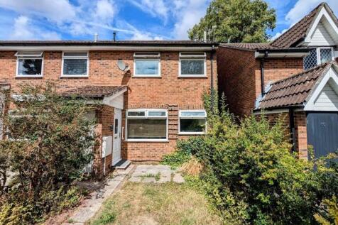 61 Canterbury Close front shot 2.jpg