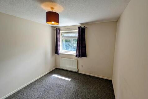 61 Canterbury Close bed 1 2.jpg