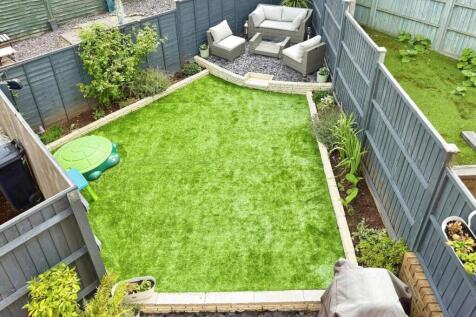 22 Coopers REAR GARDEN B.jpg