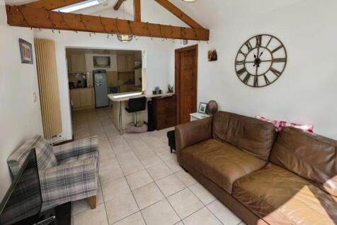pbox-living_room-313693.jpg