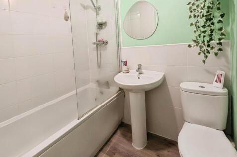 pbox-bathroom-315611.jpg
