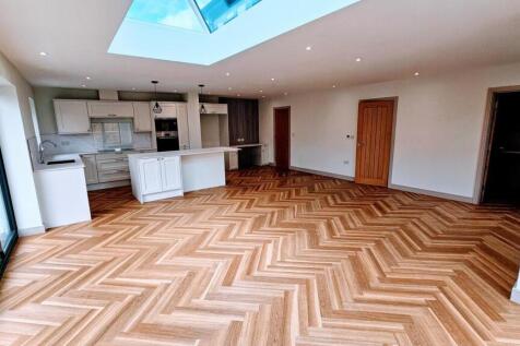 119 Bristol Road Kitchen.jpg