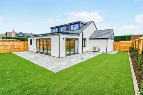 119 Bristol Road back shot 4.jpg