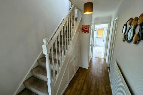 3 Mountbatten entrance hall.jpg