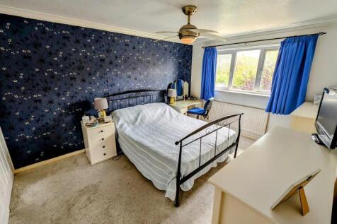 3 Mountbatten bed 1.jpg
