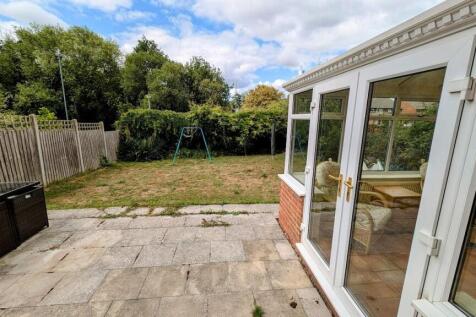3 Mountbatten rear garden 1.jpg