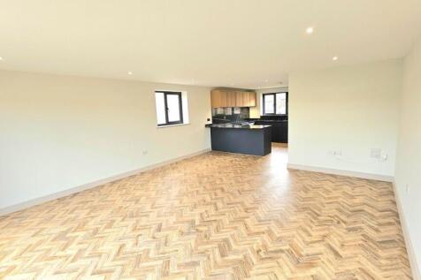 12 Magnum Plum Way living area 2.jpg