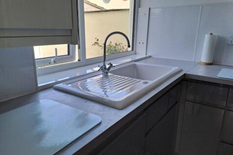 kitchen sink.jpg