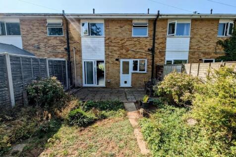 5 Sunningdale rear garden 2.jpg