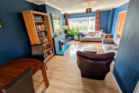 5 Sunningdale lounge 2.jpg